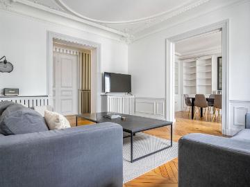 Cozy 3 Bedroom Apartment in the Heart of Paris, Paris Amsterdam Apartments for Rent