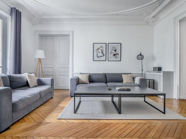 Cozy 3 Bedroom Apartment in the Heart of Paris, Paris Amsterdam Apartments for Rent