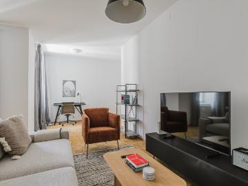 Cozy 3 Bedroom Apartment with Stunning Views, Vienna Amsterdam Apartments for Rent