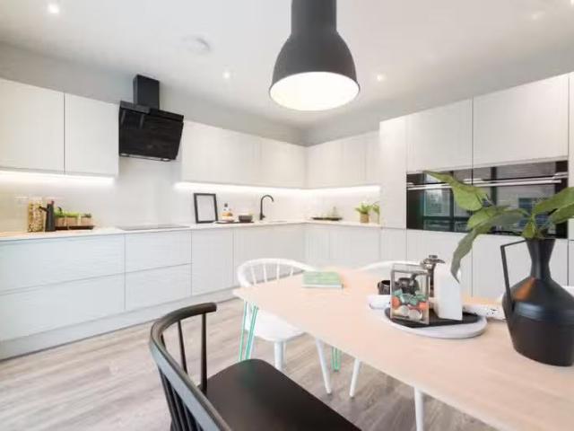 Cheap 3 bedroom detached house for rent in Wheatley Carr, Barr.
