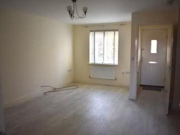 Cheap 3 bedroom end of terrace house for rent in Wyndham Park.