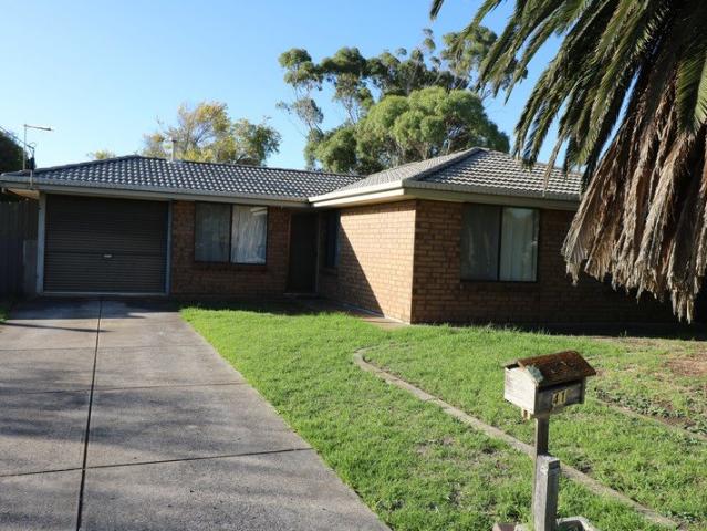 Cozy 3 Bedroom Home in Aldinga Beach