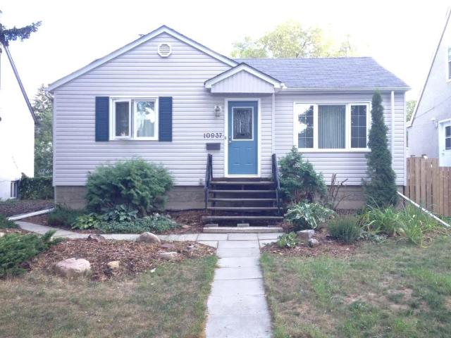Cozy 3 Bedroom House, Close to U of A — 3 Bedrooms House