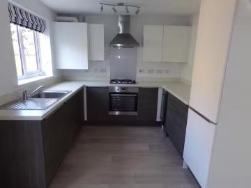 Cheap 3 bedroom house for rent in Wyndham Park, Yeovil, BA21