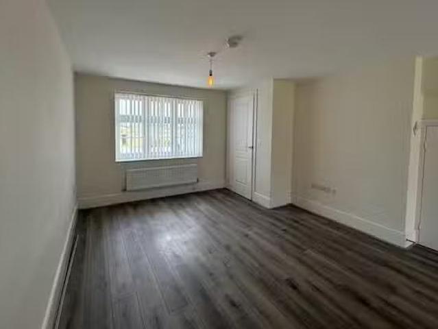 Unique 3 bedroom mews property for rent in Tiler Close, Ledsha.