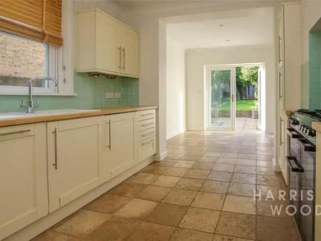 Rental! 3 bedroom semi detached house for rent in Audley Road.