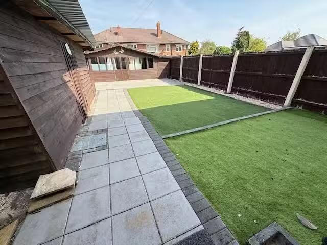 For Rent! 3 bedroom semi detached house for rent in Beech Clos.