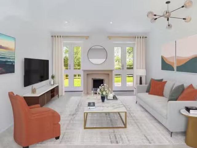 Charming 3 bedroom semi detached house for rent in Blackhams W.