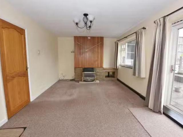 Just in! 3 bedroom semi detached house for rent in Stanton Roa.
