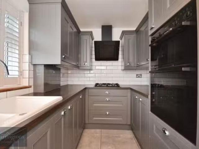 Deal! 3 bedroom semi detached house for rent in The Meads, Ing.
