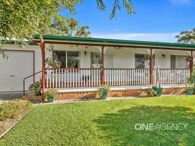 Nice 3 BR 3 Beaver Avenue, Sanctuary Point, NSW 2540