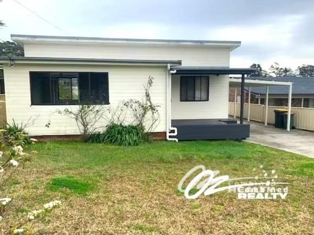 Cozy 3 BR 3 Nirimba Avenue, Sanctuary Point House for rent Li.
