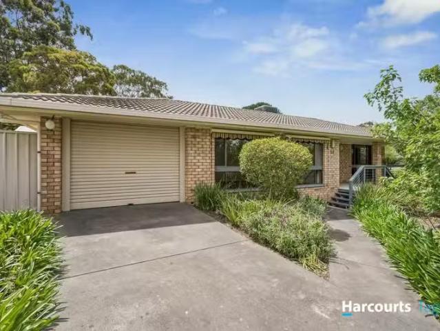 Cheap 3 BR 3a Lyn Street, ABERFOYLE PARK, SA 5159 House for.