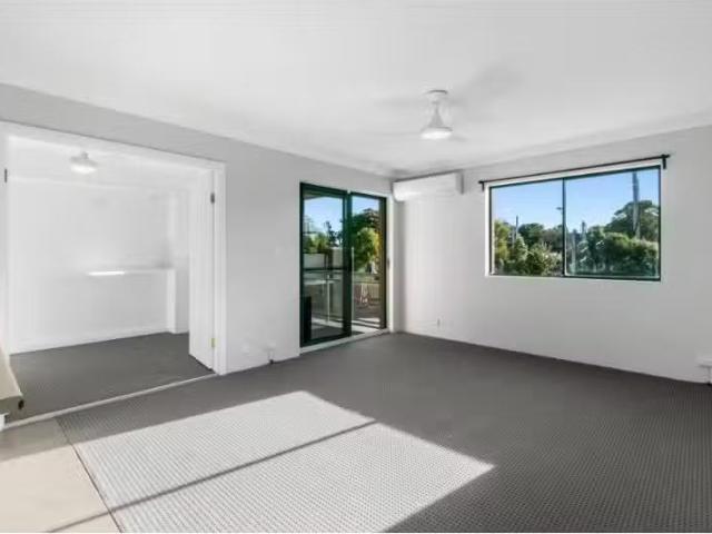 Cozy 3 BR 10/856 860 Old Princes Highway, Sutherland Apartment.