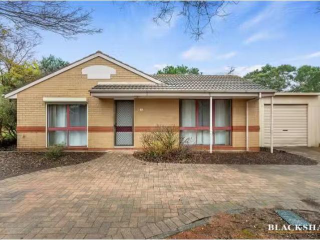 Cheap 3 BR 10 Gard Place, Florey House for rent Listed by Ang.