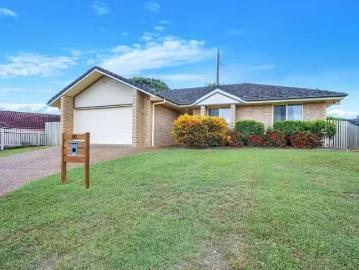 For Rent! 3 BR 10 Waratah Drive, AVOCA, QLD 4670 House for R.