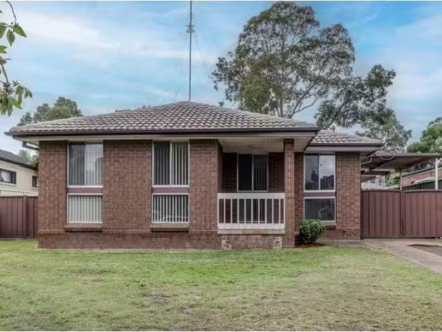 Cozy 3 BR 10 Wardell Drive, South Penrith House for rent List.