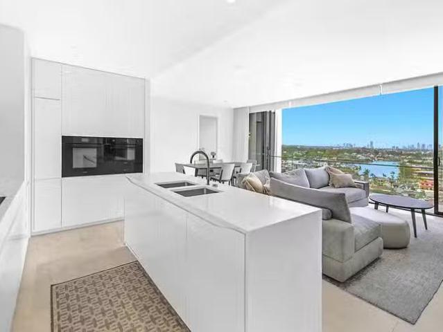 Nice 3 BR 11203/2 The Lanes Boulevard, Mermaid Waters, QLD 4218