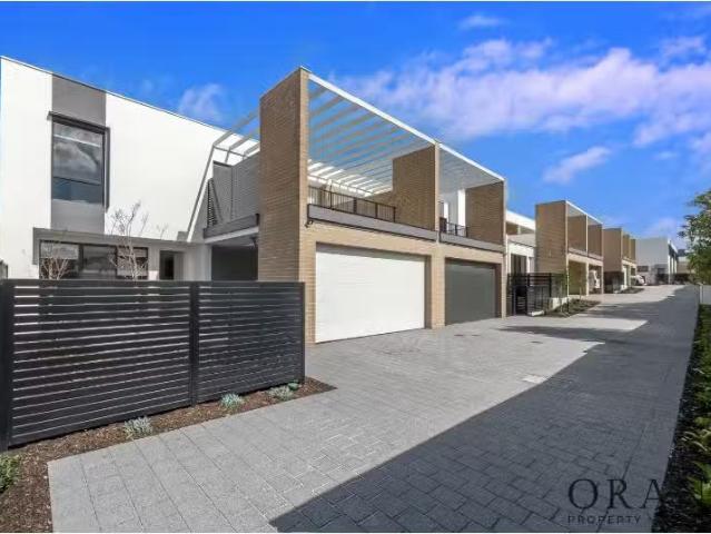 Charming 3 BR 11/24 Sheridan Lane, West Perth Townhouse for re.