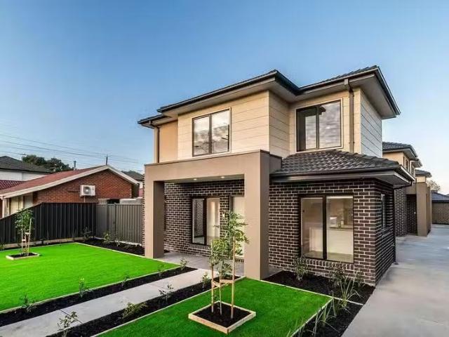 Cozy 3 BR 1/128 Widford Street, Glenroy, VIC 3046