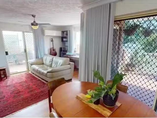 Cheap 3 BR 1/137 Golden Four Dr, Bilinga House for rent Liste.