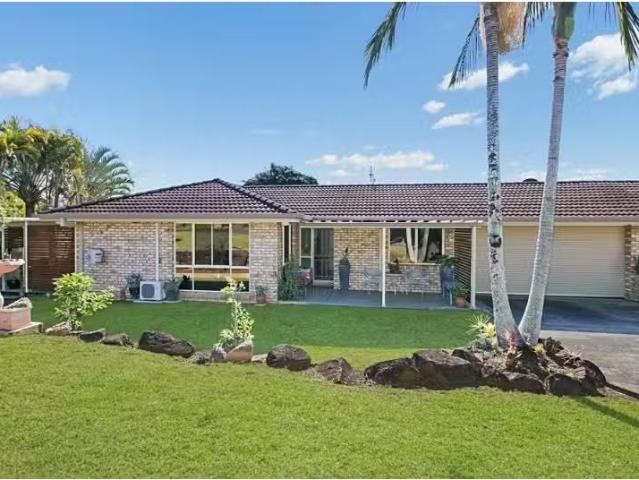 Rental! 3 BR 1/13 Kintyre Crescent, BANORA POINT Townhouse for.