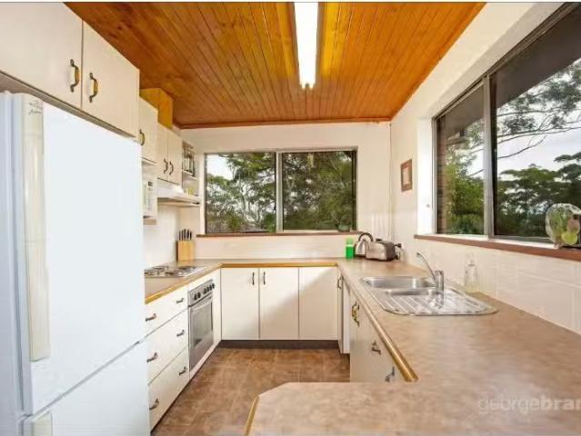 Deal! 3 BR 1/25 Bellevue Crescent, North Avoca Apartment for r.