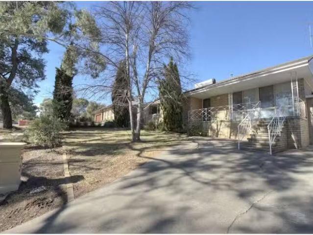Just in! 3 BR 120 Nemarang Crescent, WARAMANGA House for rent.