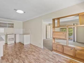Nice 3 BR 1/20 Beatrice Street, GREENSLOPES, QLD 4120 Unit f.
