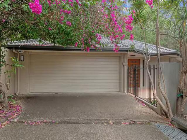 Just in! 3 BR 1/213 Taringa Parade, Taringa, QLD 4068
