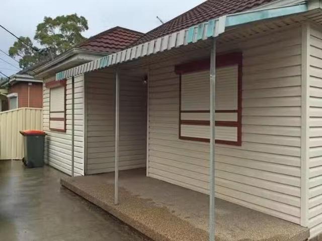 Unique 3 BR 122 The Horsley Drive, Carramar, NSW 2163