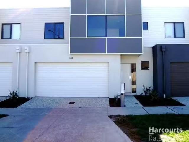 Cozy 3 BR 12 Grandstand Way, Wollert, VIC 3750 Townhouse for.