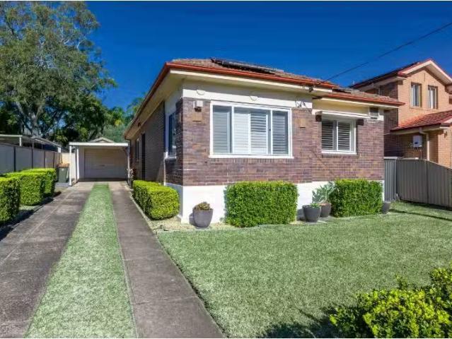 Cheap 3 BR 12 Jordan Street, Wentworthville House for rent Li.