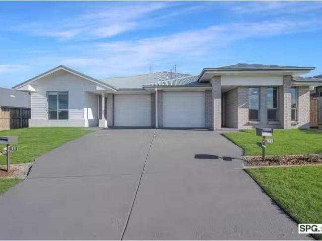 Cozy 3 BR 12 Odanata Street, Chisholm Townhouse for rent List.