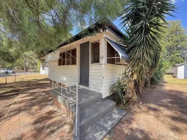 Deal! 3 BR 12 Wandobah Road, Gunnedah House for rent Listed b.