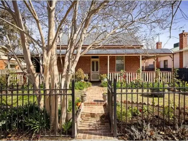 Charming 3 BR 1/365 Macauley Street, ALBURY House for rent Li.
