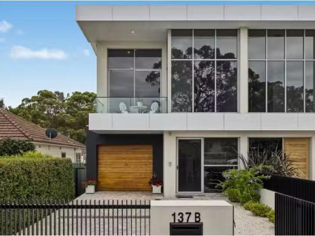 Nice 3 BR 137b Caringbah Road, Caringbah Townhouse for rent L.