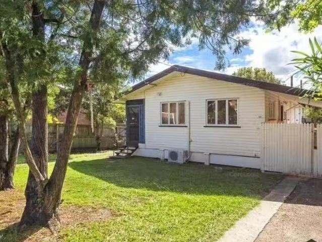 Nice 3 BR 1/39 Defiance Road, Woodridge, QLD 4114