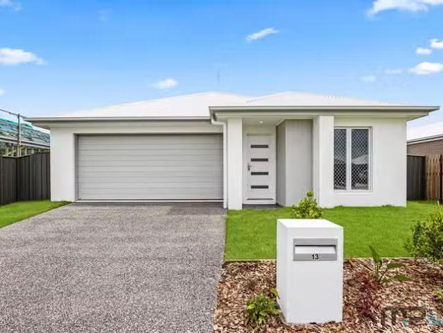 Just in! 3 BR 13 Cherry Venture Drive, Eli Waters, QLD 4655