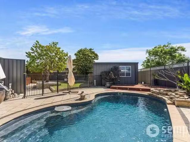 Just in! 3 BR 13 Millstream Place, Success, WA 6164