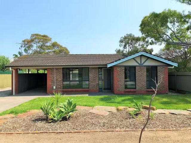 Unique 3 BR 13 Saint Nicholas Avenue, PORT WILLUNGA, SA 5173.