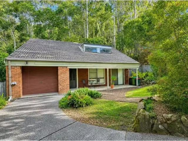 Deal! 3 BR 13 Pamela Close, Green Point House for rent Listed.