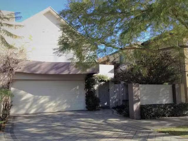 Unique 3 BR 143 Fairway, Crawley, WA 6009