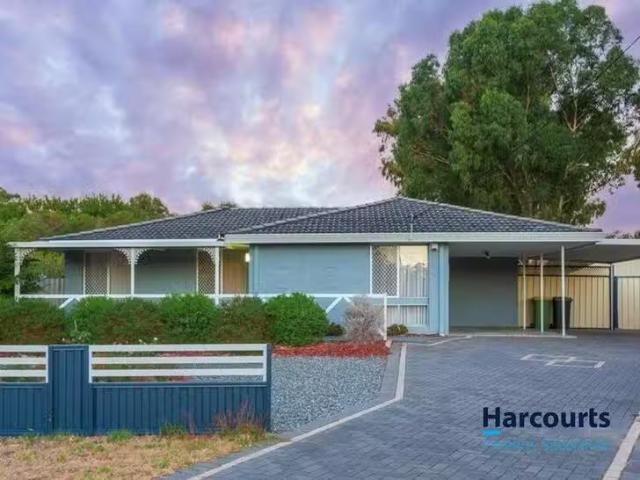 Cozy 3 BR 14 Namoi Place, Armadale, WA 6112