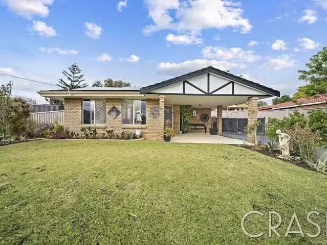 Deal! 3 BR 14 Pageant Loop, Heathridge, WA 6027