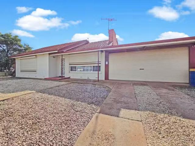 Charming 3 BR 158 Nicolson Avenue, WHYALLA STUART, SA 5608 H.