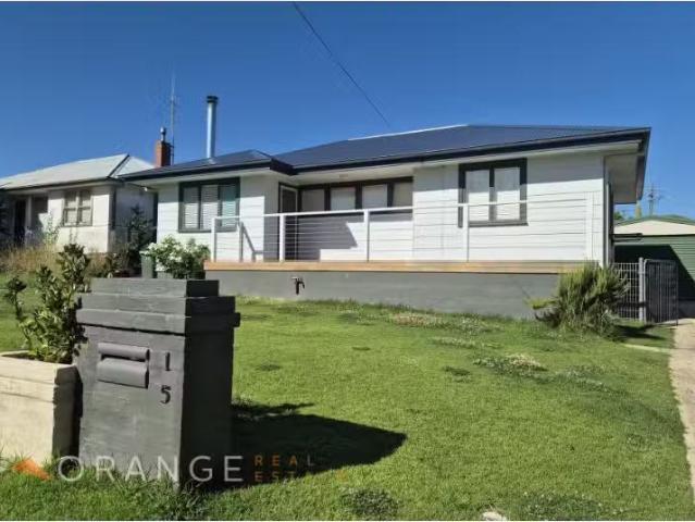 Unique 3 BR 15 Cassey Crescent, Orange House for rent Listed.