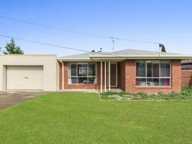 Cheap 3 BR 15 Cranbourne Drive, Corio, VIC 3214 House for Rent