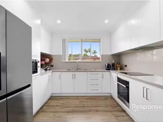 Cozy 3 BR 15 Smith Road, Oakville House for rent Listed by Ro.