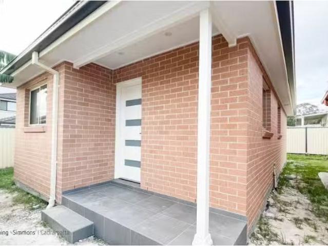 Cozy 3 BR 15A Eurabbie Street, Cabramatta Apartment for rent.